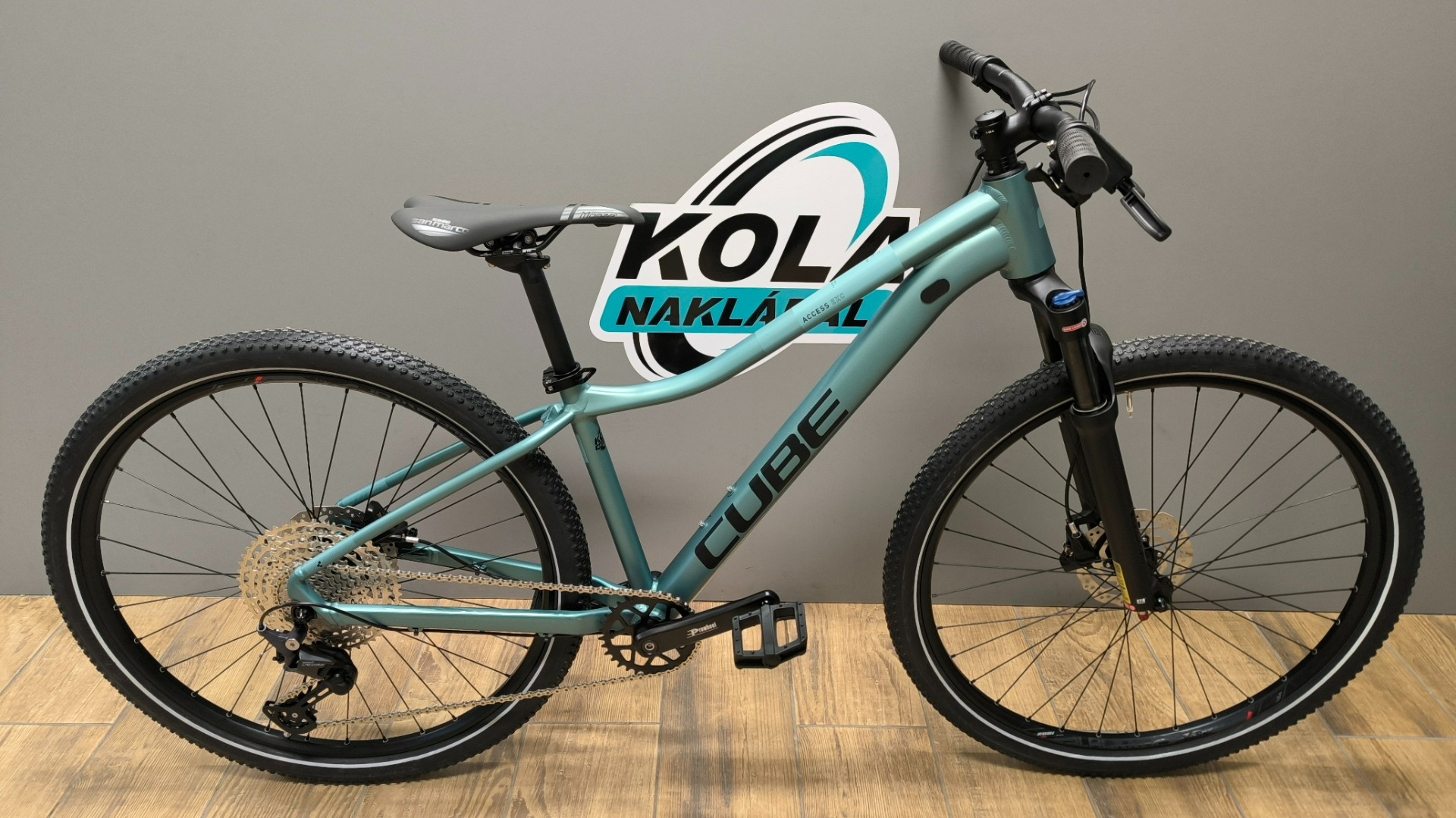 Cube Access 27 1x11 2026 barevné provedení šedomodrá