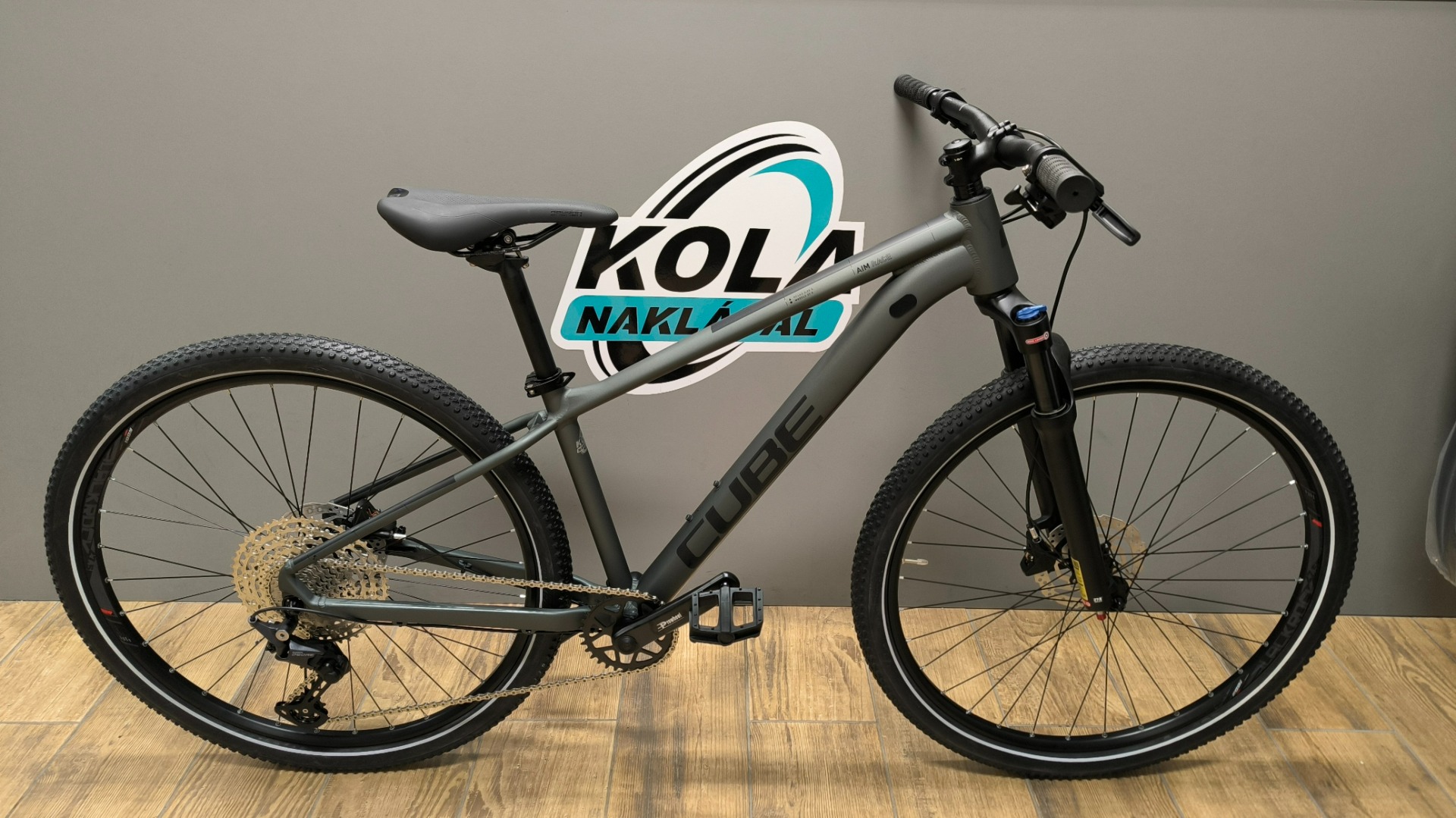 Cube Aim 27 1x11 v barevném provedení šedá Race